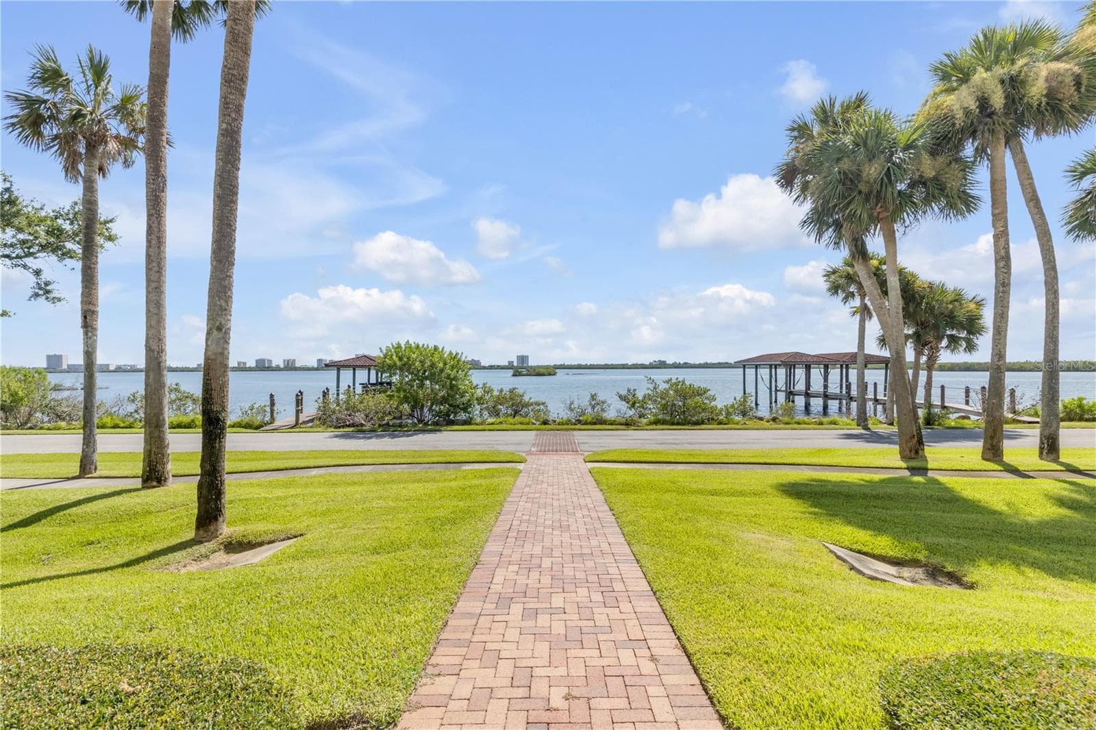 Halifax River with 2 docks and 4 boathouses/lifts - 5090 RIVERSIDE DR #105, PORT ORANGE