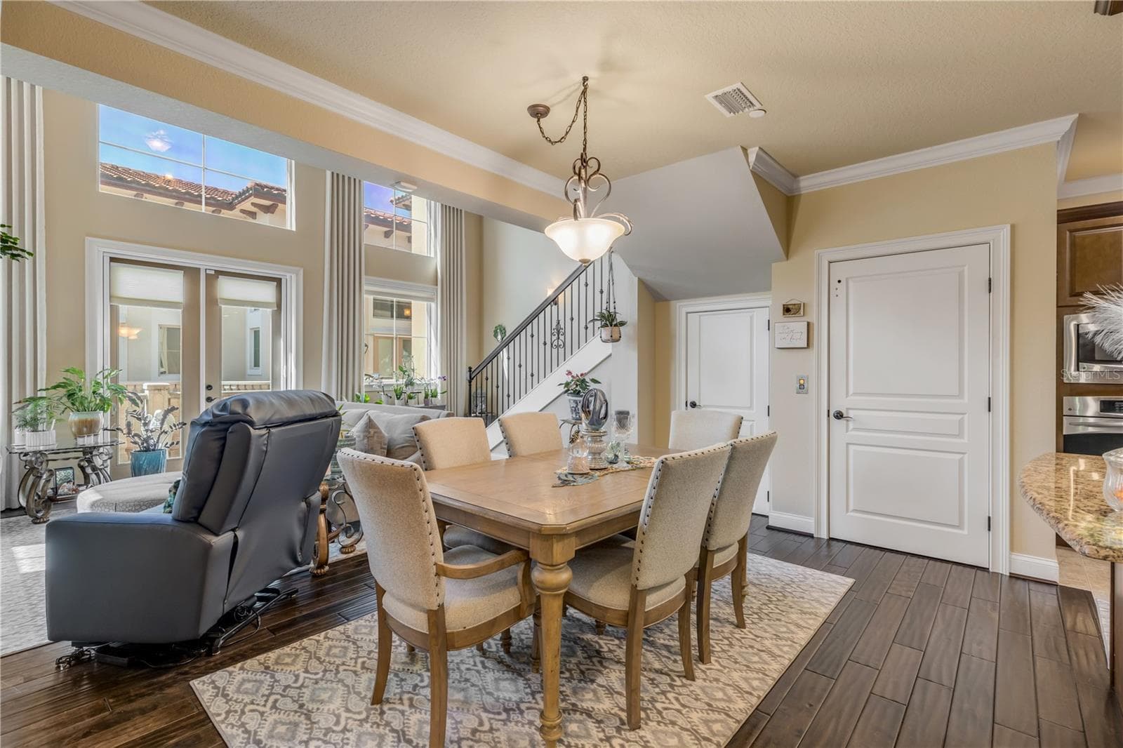 Open Concept Dining/Living/Kitchen - 5090 RIVERSIDE DR #105, PORT ORANGE
