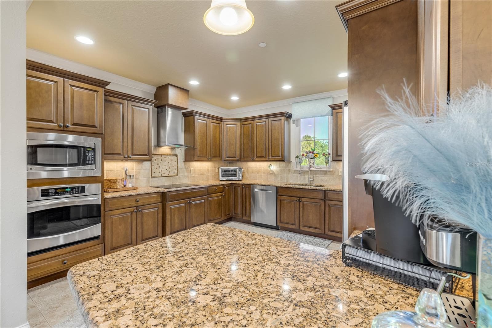 well appointed kitchen - 5090 RIVERSIDE DR #105, PORT ORANGE