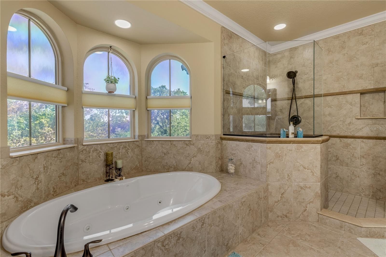 Separate Tub/Shower - 5090 RIVERSIDE DR #105, PORT ORANGE