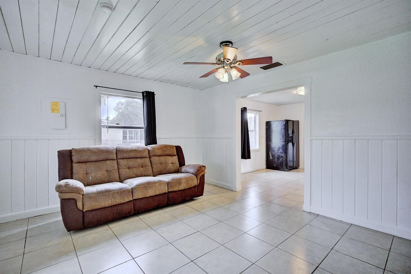 Single Family Residence at 131 WIGGINS AVE, AVON PARK, photo 7 of 30