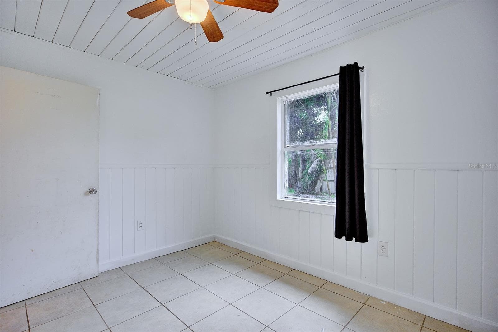 Single Family Residence at 131 WIGGINS AVE, AVON PARK, photo 19 of 30