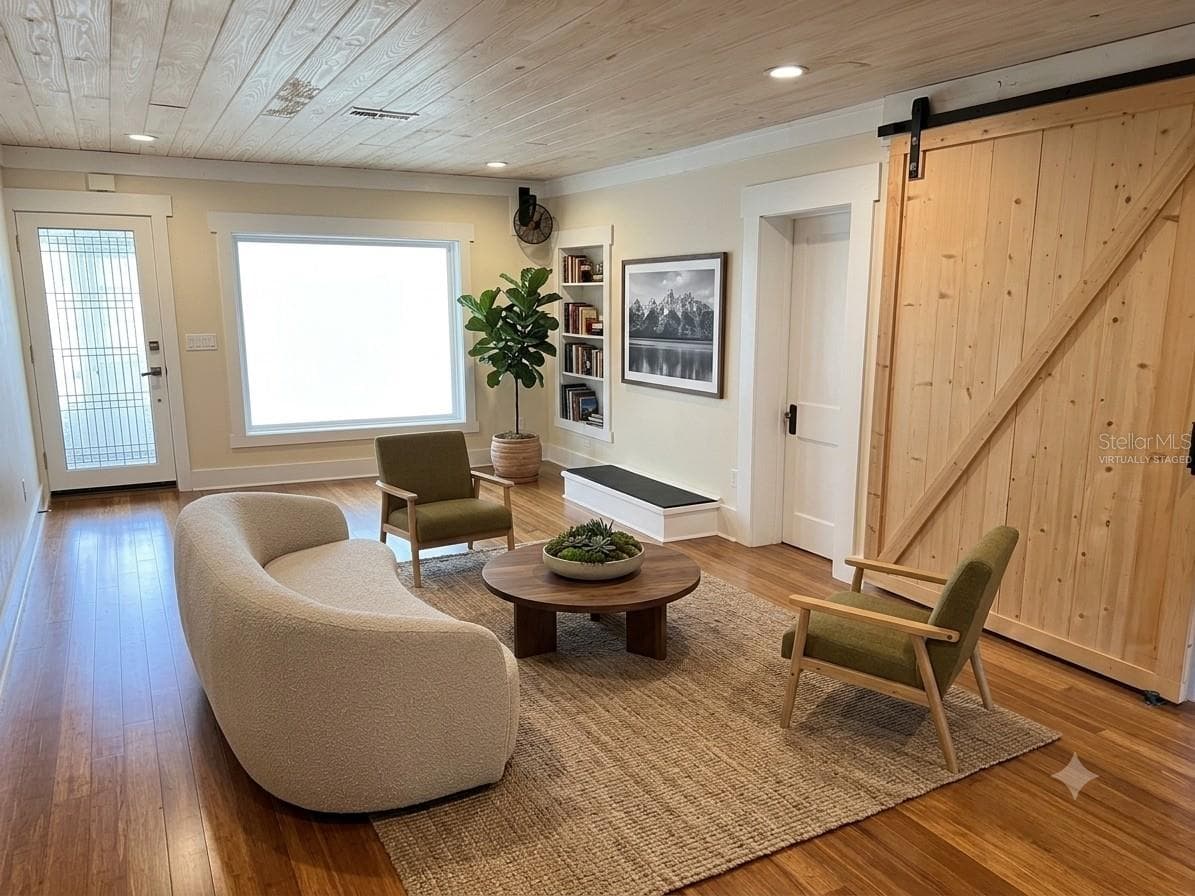 GREAT ROOMVIRTUALLY STAGED - 301 E KENTUCKY AVE, DELAND