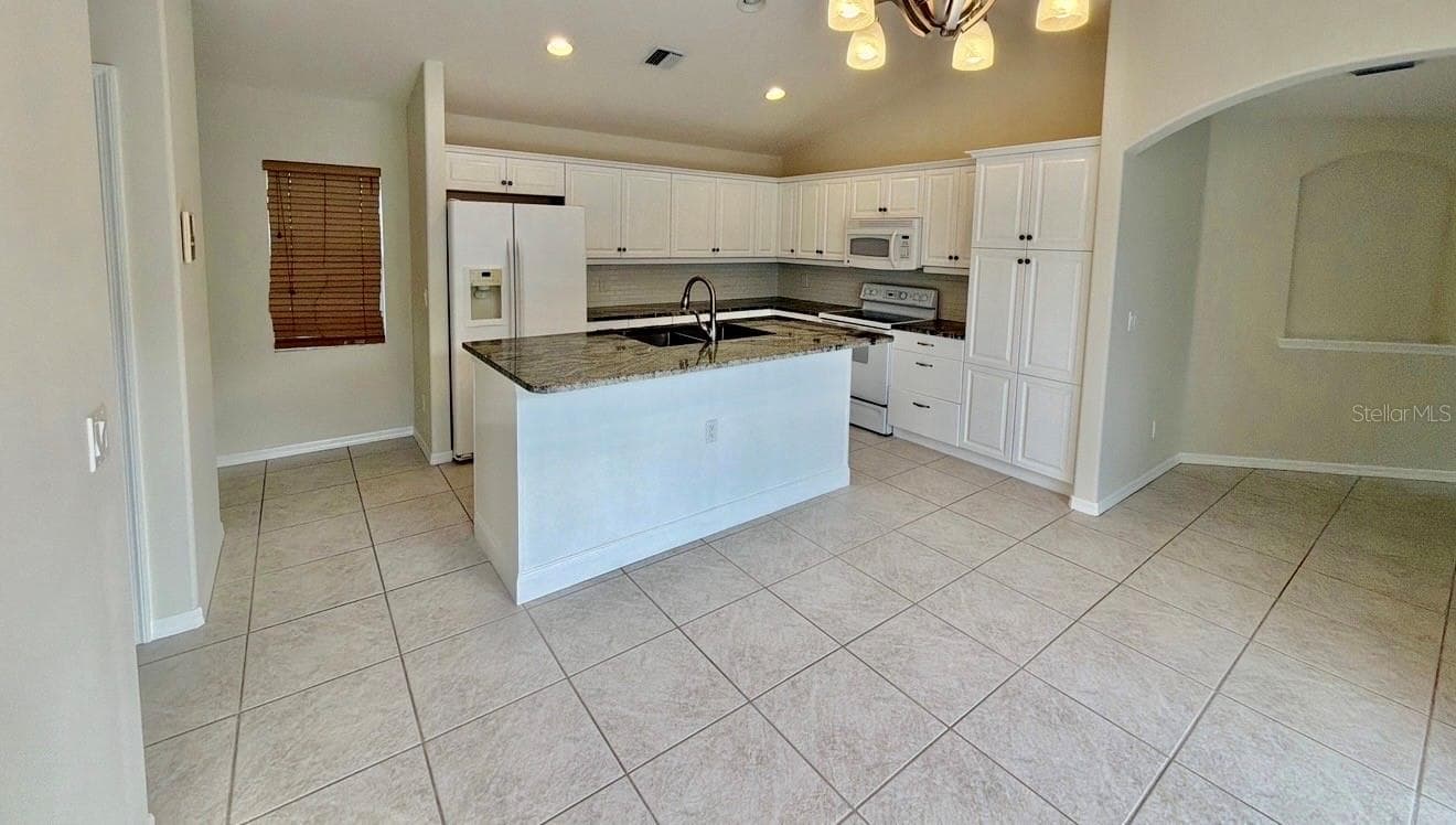 Single Family Residence at 229 VENICE PALMS BLVD, VENICE, photo 2 of 11