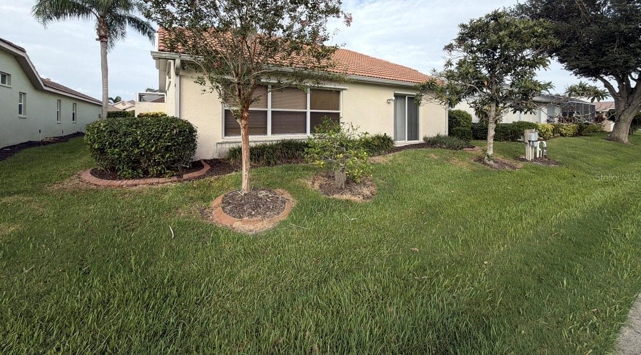 Single Family Residence at 229 VENICE PALMS BLVD, VENICE, photo 5 of 11