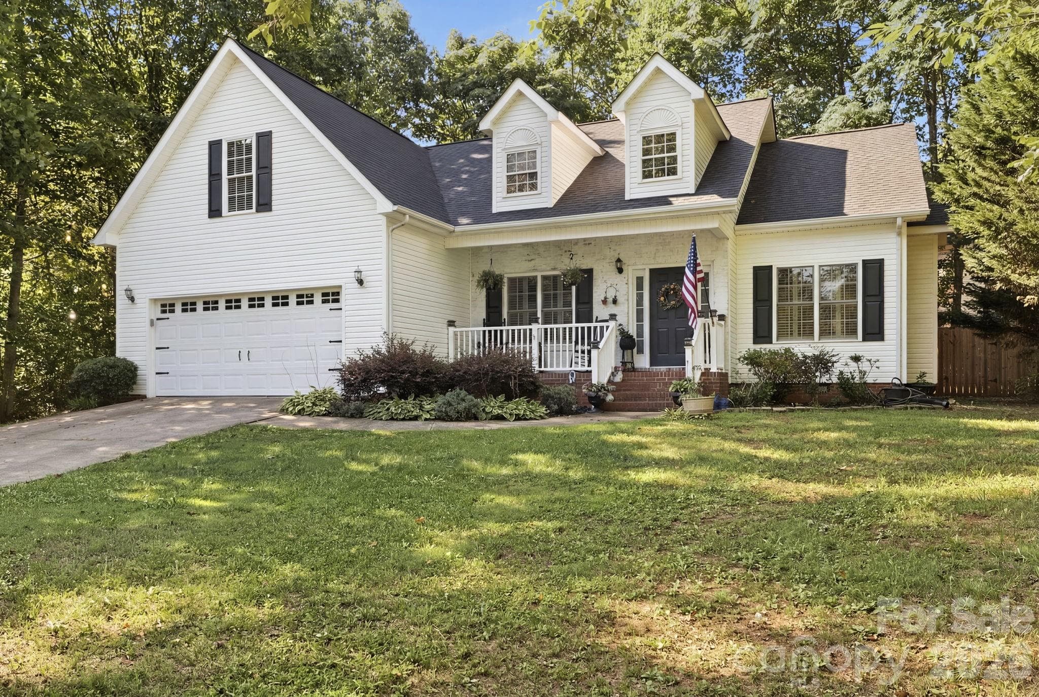 Single Family Residence at 5227 Foley Drive, Hickory, photo 3 of 31