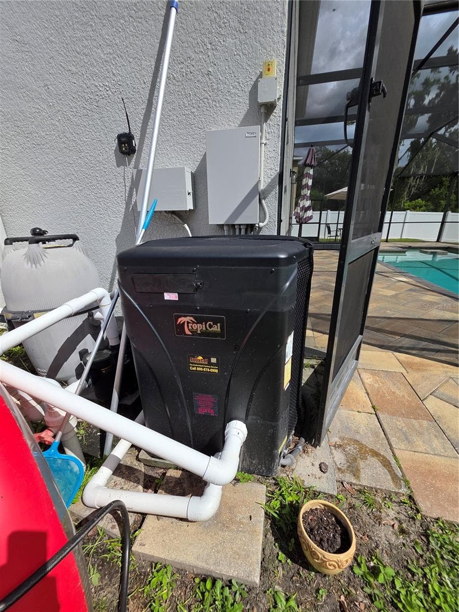 Heated Pool System - 2623 HOLLY BLUFF CT, PLANT CITY