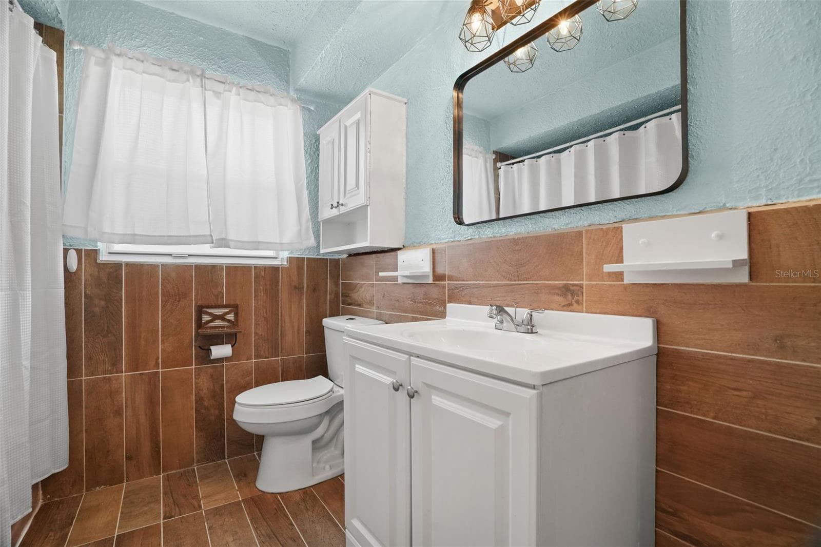 Single Family Residence at 1564 SANTA MONICA DR, DUNEDIN, photo 19 of 34