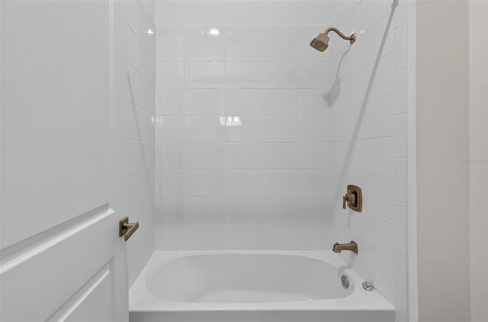 Jack & Jill Bathroom - 14681 SETON CREEK BLVD, WINTER GARDEN