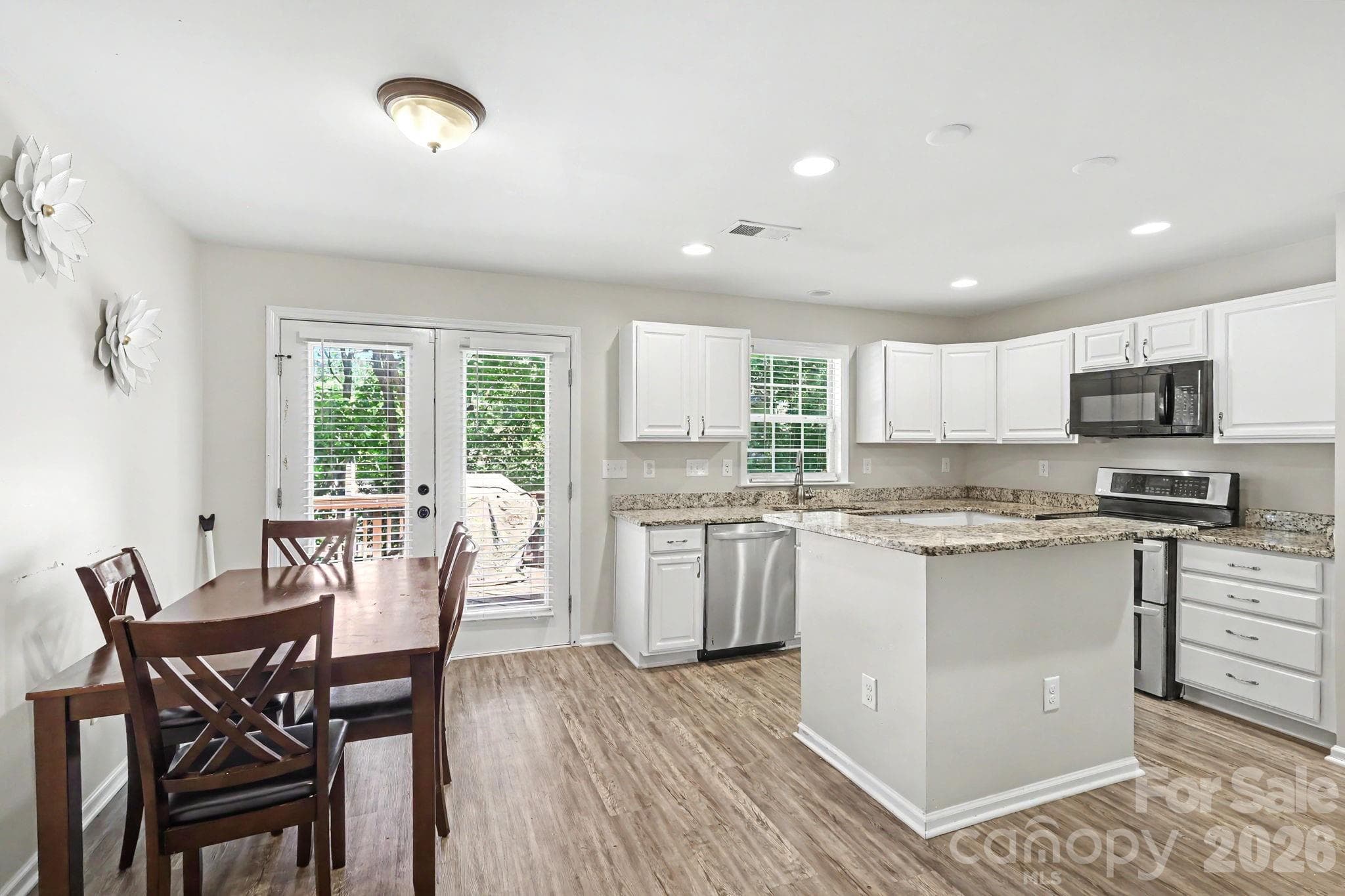 Single Family Residence at Charlotte, photo 11 of 37