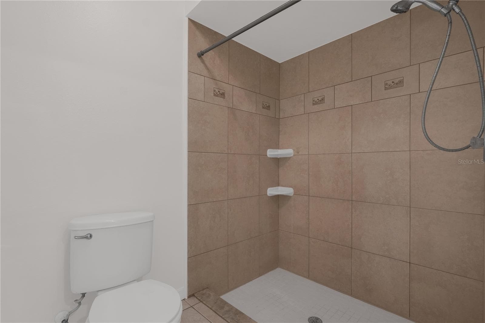 Primary suite number 1, bathroom - 1455 ELDRA DR, KISSIMMEE