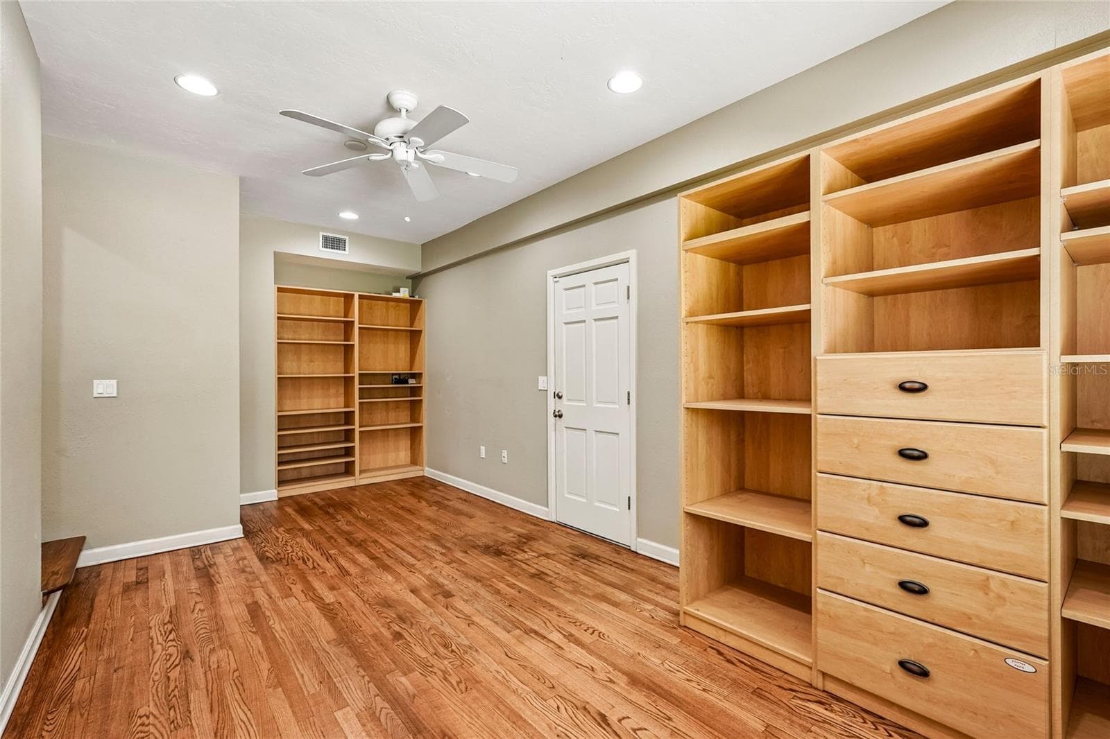 Single Family Residence at 1675 LANDINGS LN, SARASOTA, photo 12 of 64