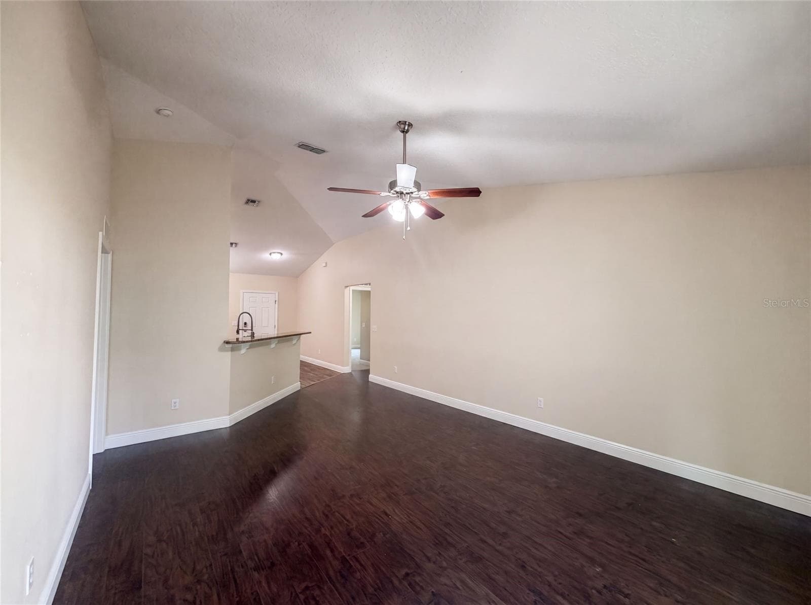 Single Family Residence at 33137 IRONGATE DR, LEESBURG, photo 3 of 22