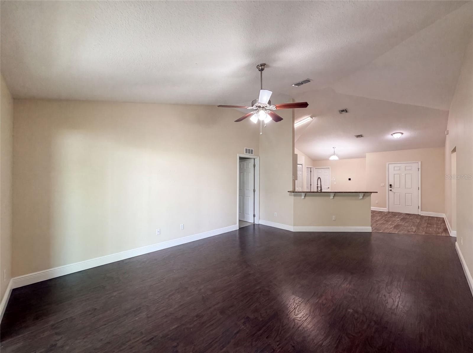 Single Family Residence at 33137 IRONGATE DR, LEESBURG, photo 6 of 22