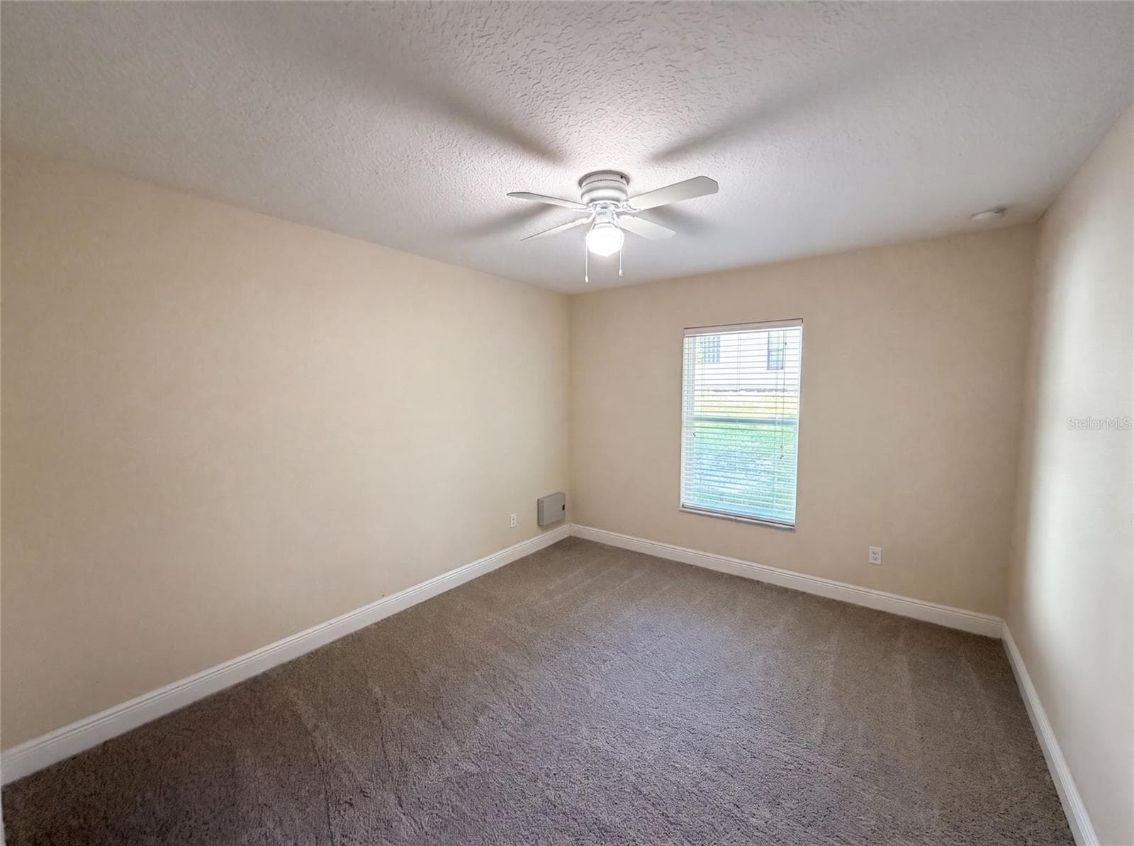Single Family Residence at 33137 IRONGATE DR, LEESBURG, photo 11 of 22