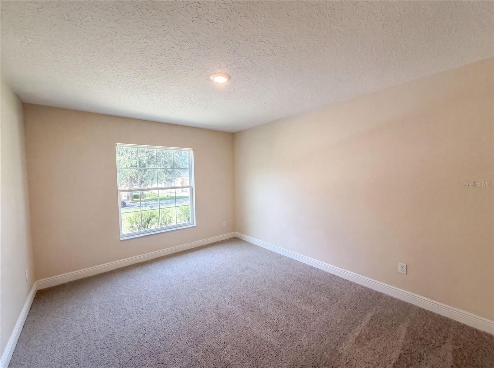 Single Family Residence at 33137 IRONGATE DR, LEESBURG, photo 13 of 22