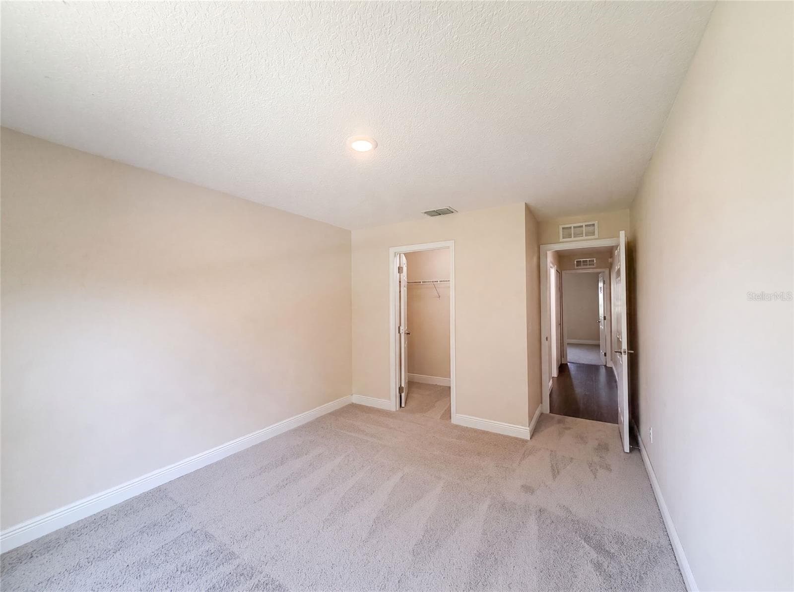 Single Family Residence at 33137 IRONGATE DR, LEESBURG, photo 14 of 22