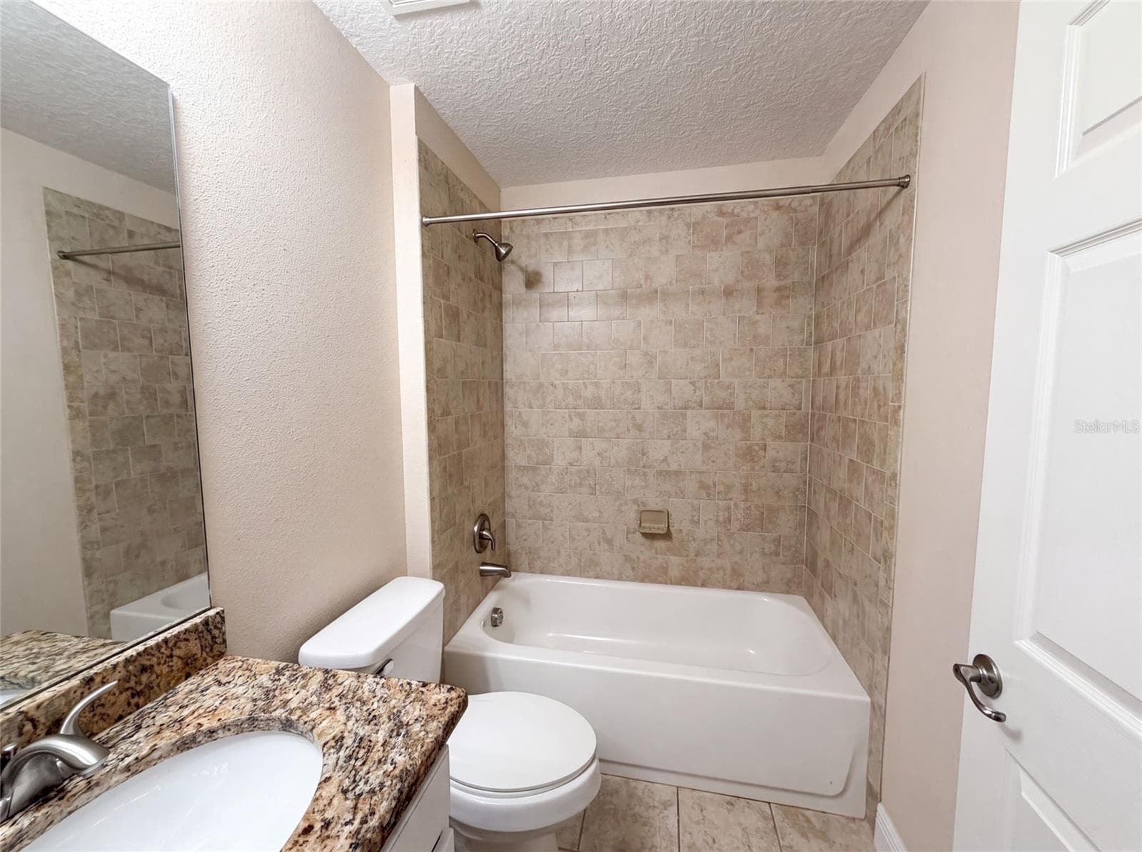Single Family Residence at 33137 IRONGATE DR, LEESBURG, photo 17 of 22