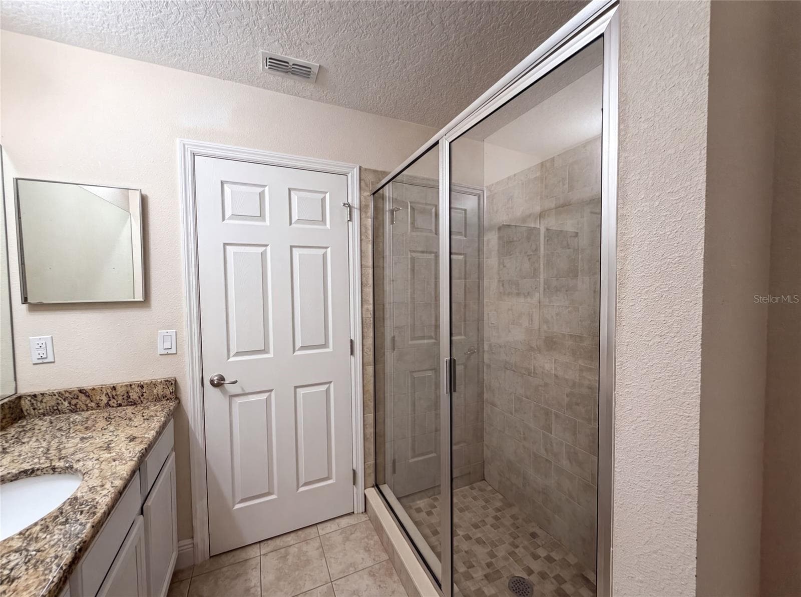 Single Family Residence at 33137 IRONGATE DR, LEESBURG, photo 19 of 22