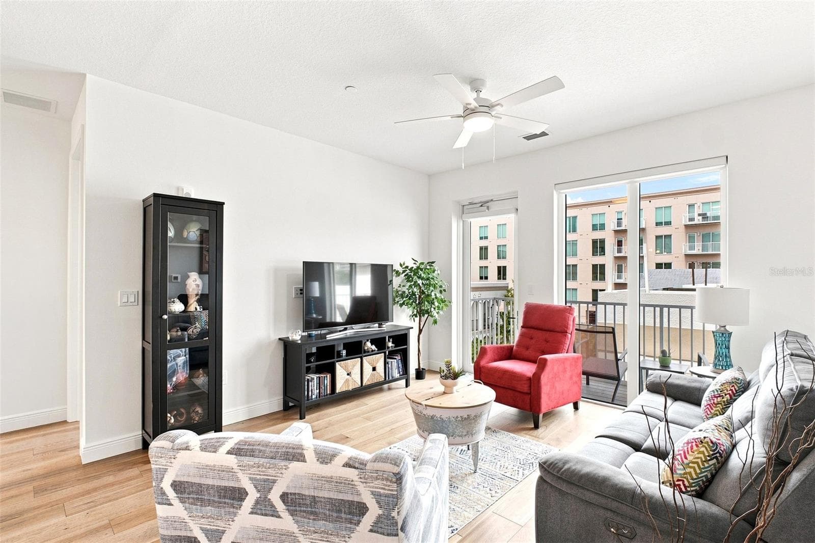 Condominium at 600 3RD AVE S #302, ST PETERSBURG, photo 12 of 52