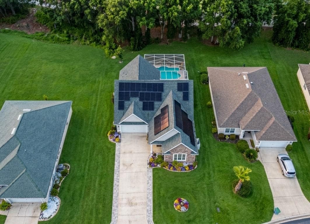 728 LAKE DIAMOND AVE