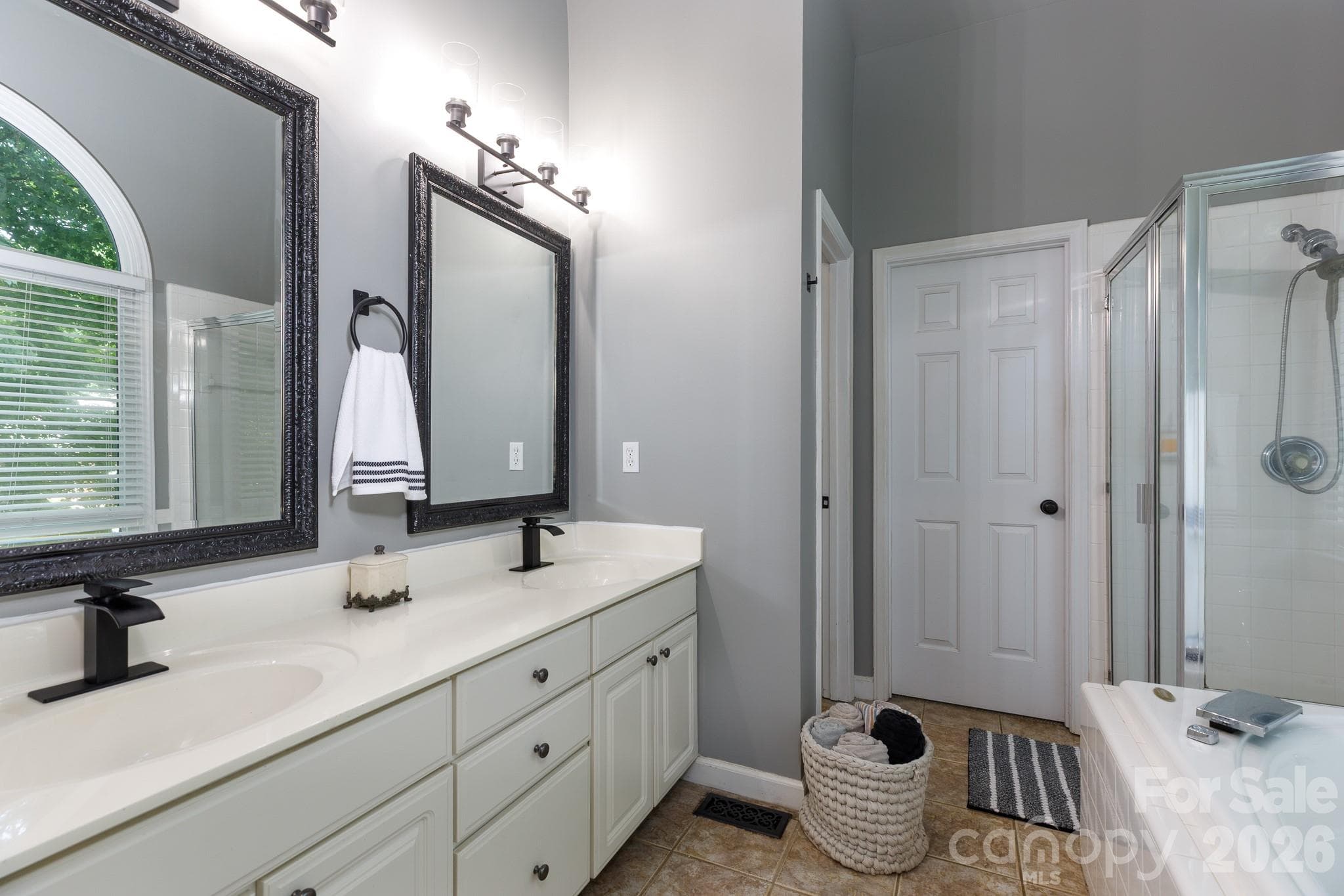 Single Family Residence at 201 Wessex Way, Fort Mill, photo 16 of 43