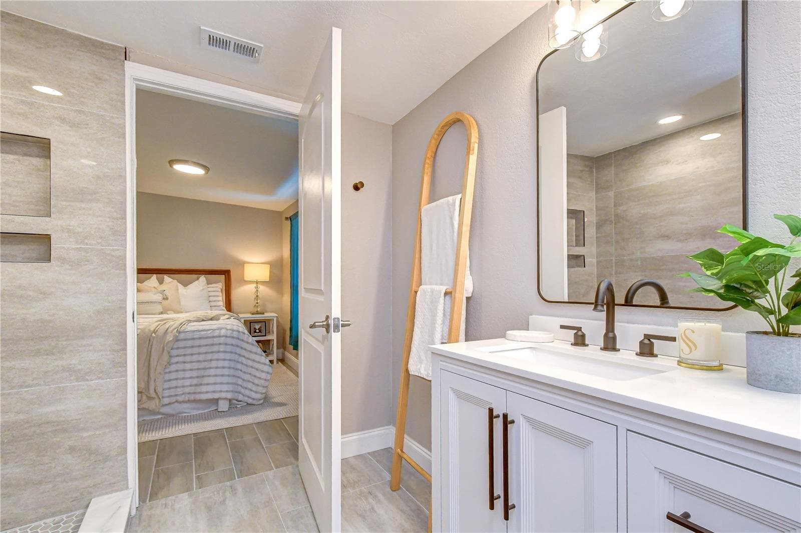 Primary Bathroom - 6871 4TH ST S, ST PETERSBURG