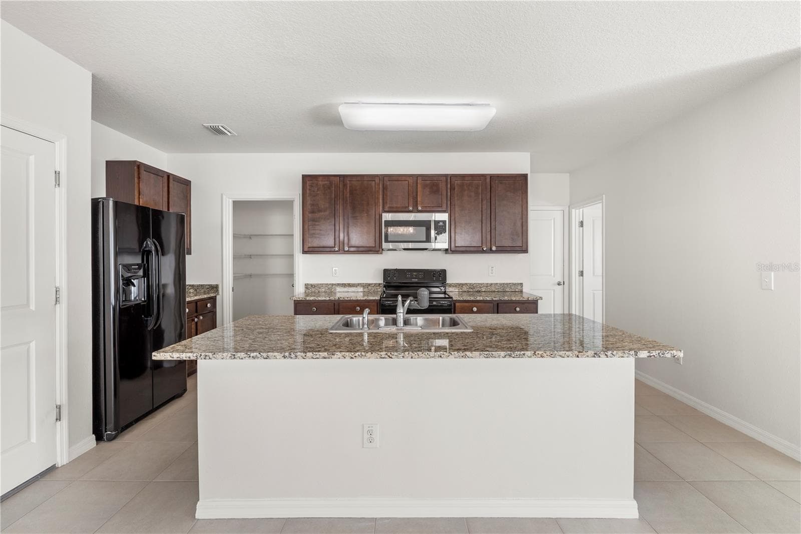 Single Family Residence at 7789 TUSCAN BAY CIR, WESLEY CHAPEL, photo 14 of 74