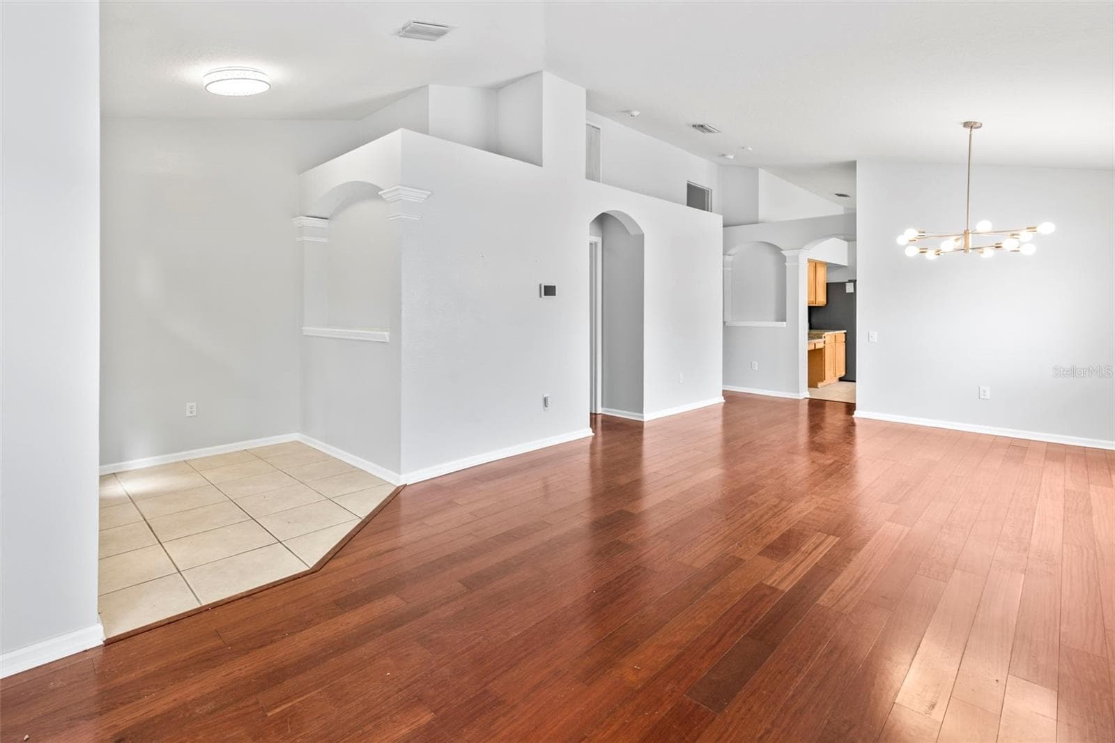Foyer and Great Room - 5417 ALGERINE PL, WESLEY CHAPEL