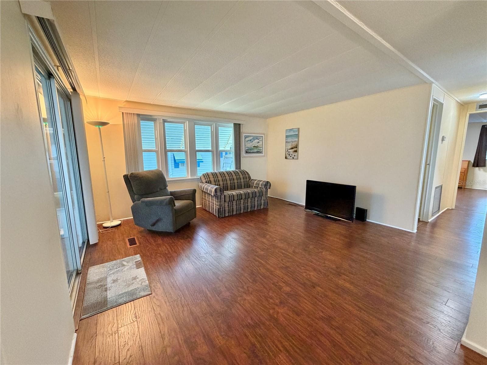 Mobile Home at 119 AUDUBON DR, LEESBURG, photo 12 of 58
