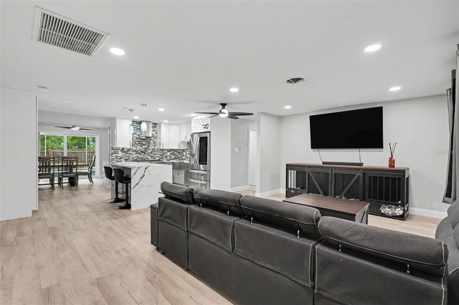 Single Family Residence at 1340 WILLIAMS DR, CLEARWATER, photo 6 of 44