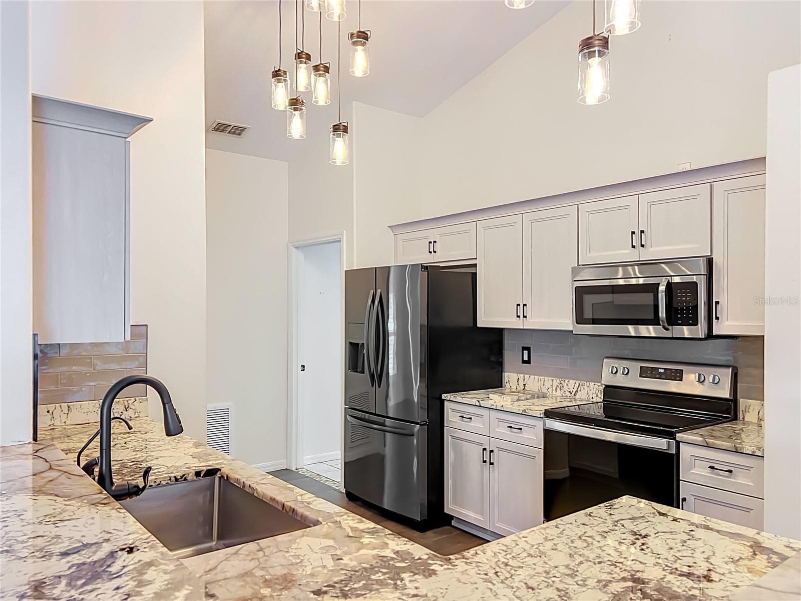 Single Family Residence at 9418 MEADOW CREST LN, CLERMONT, photo 25 of 53