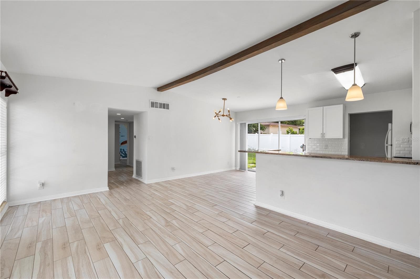 Single Family Residence at 2125 W HIAWATHA ST, TAMPA, photo 4 of 53