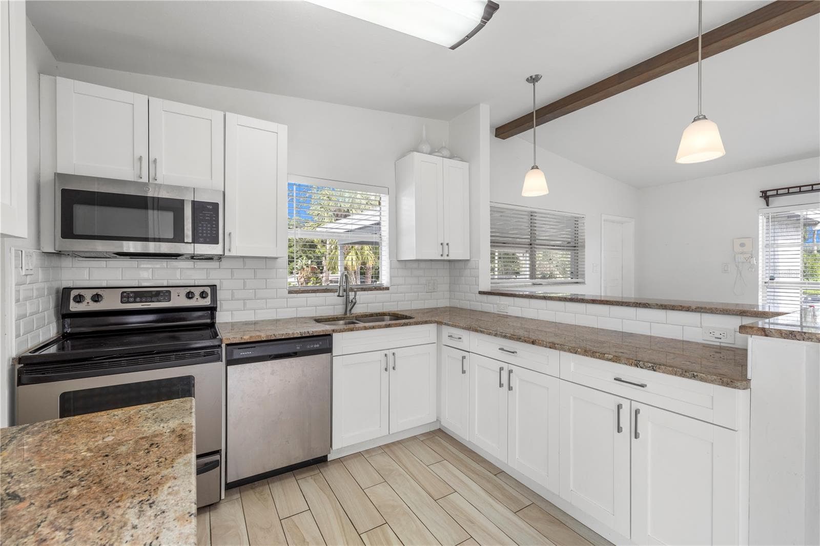 Single Family Residence at 2125 W HIAWATHA ST, TAMPA, photo 13 of 53