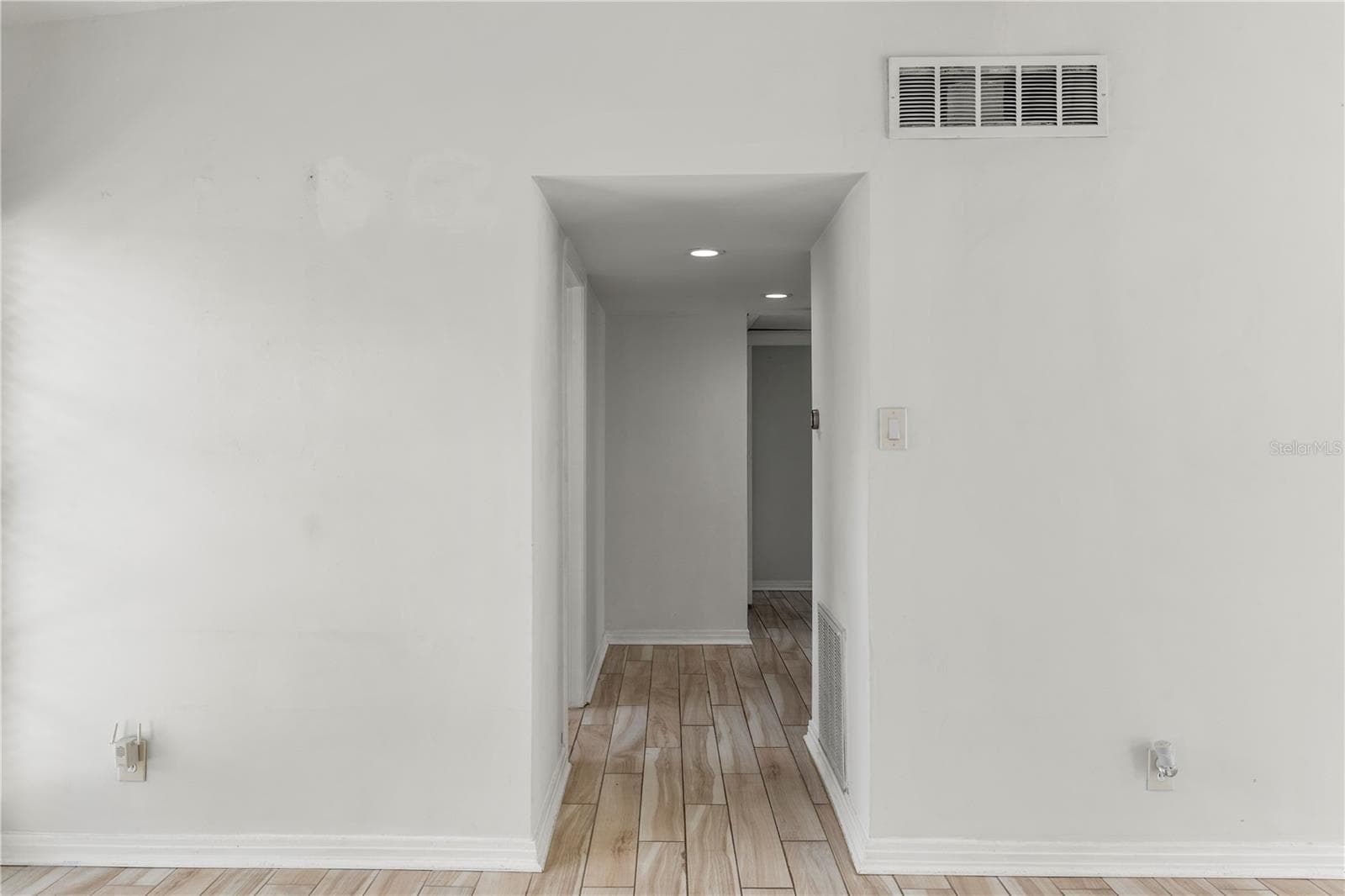 Single Family Residence at 2125 W HIAWATHA ST, TAMPA, photo 16 of 53