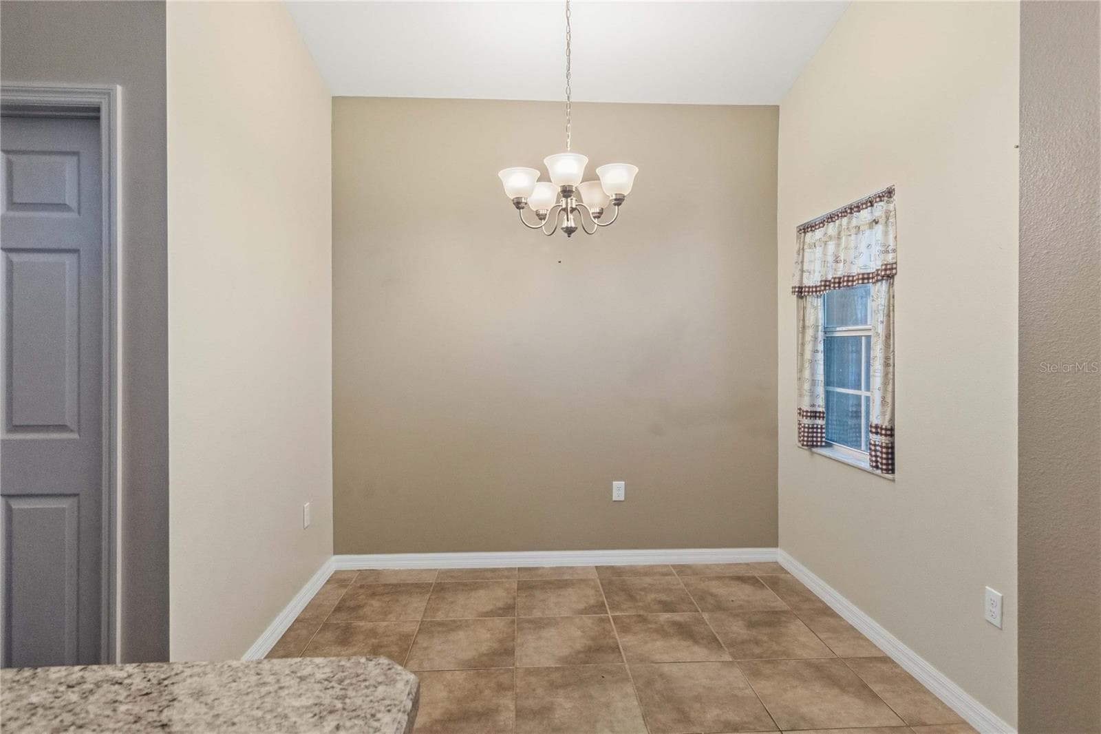 Kitchen nook/dining room - 4069 MARINA ISLE DR, KISSIMMEE