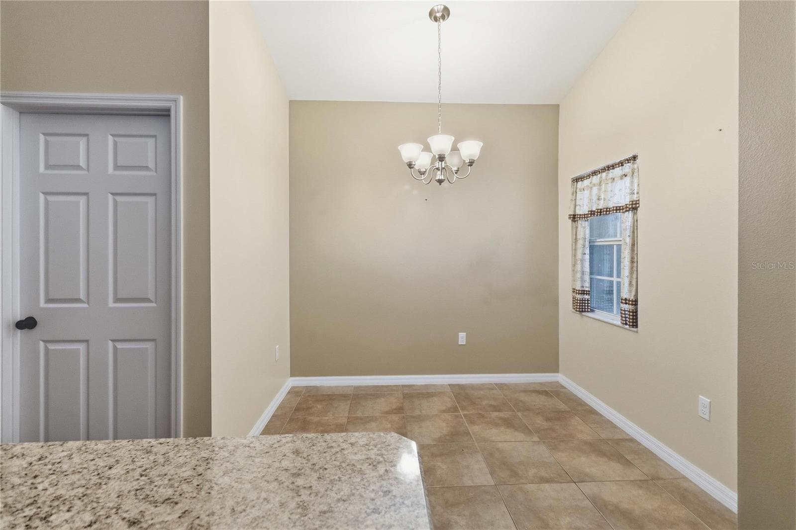 Kitchen nook/dining room - 4069 MARINA ISLE DR, KISSIMMEE