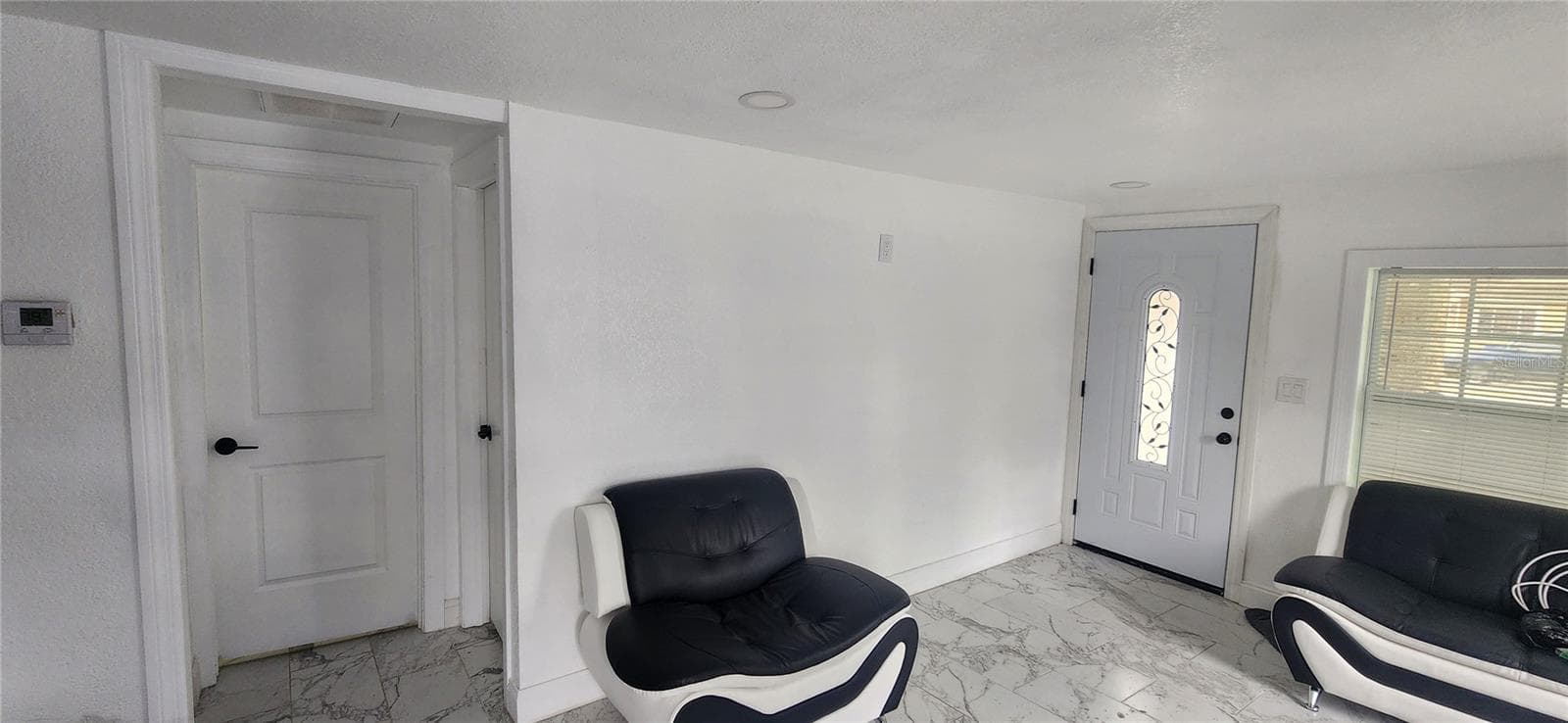Single Family Residence at 3004 E DR MARTIN LUTHER KING JR BLVD, TAMPA, photo 3 of 11