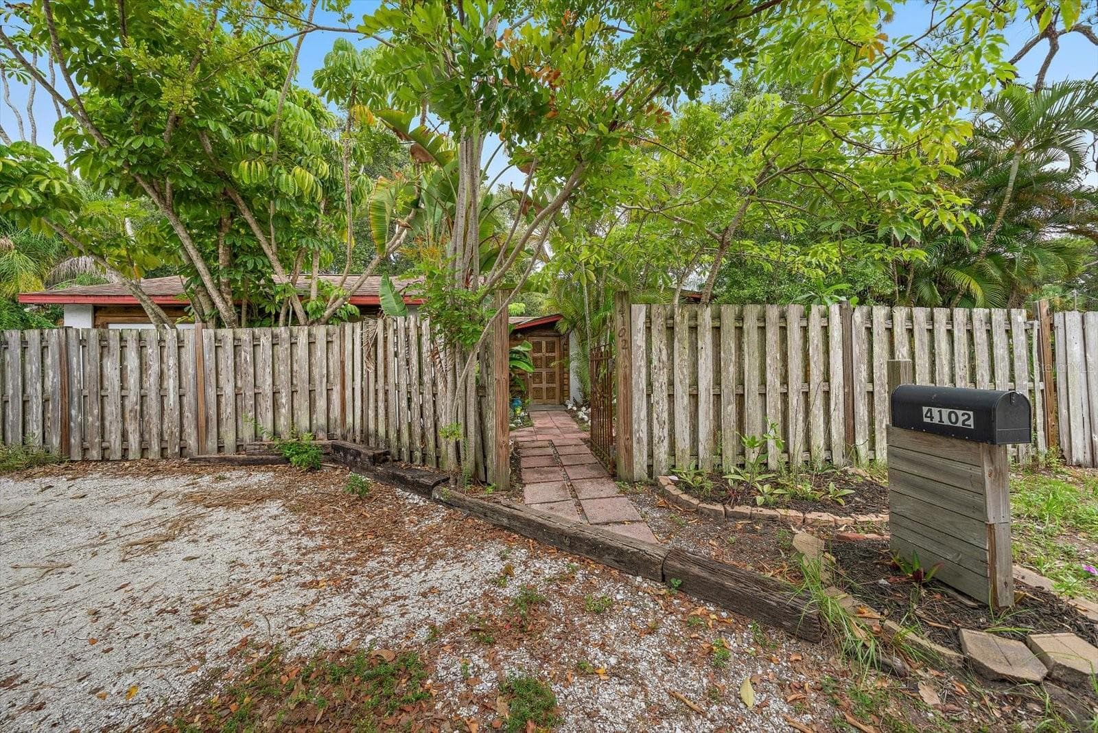 Single Family Residence at 4102 ROYAL PALM AVE, SARASOTA, photo 2 of 46
