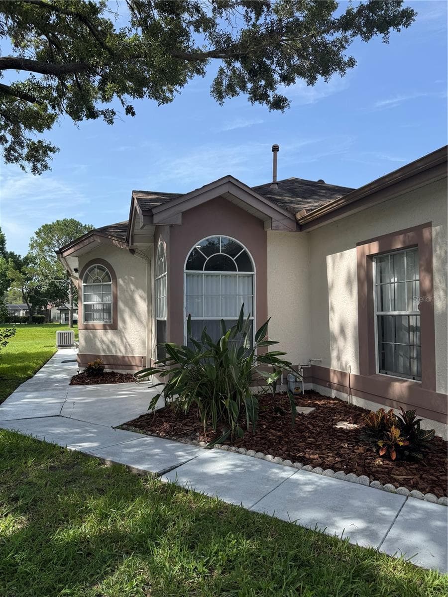 5754 PARKVIEW LAKE DR