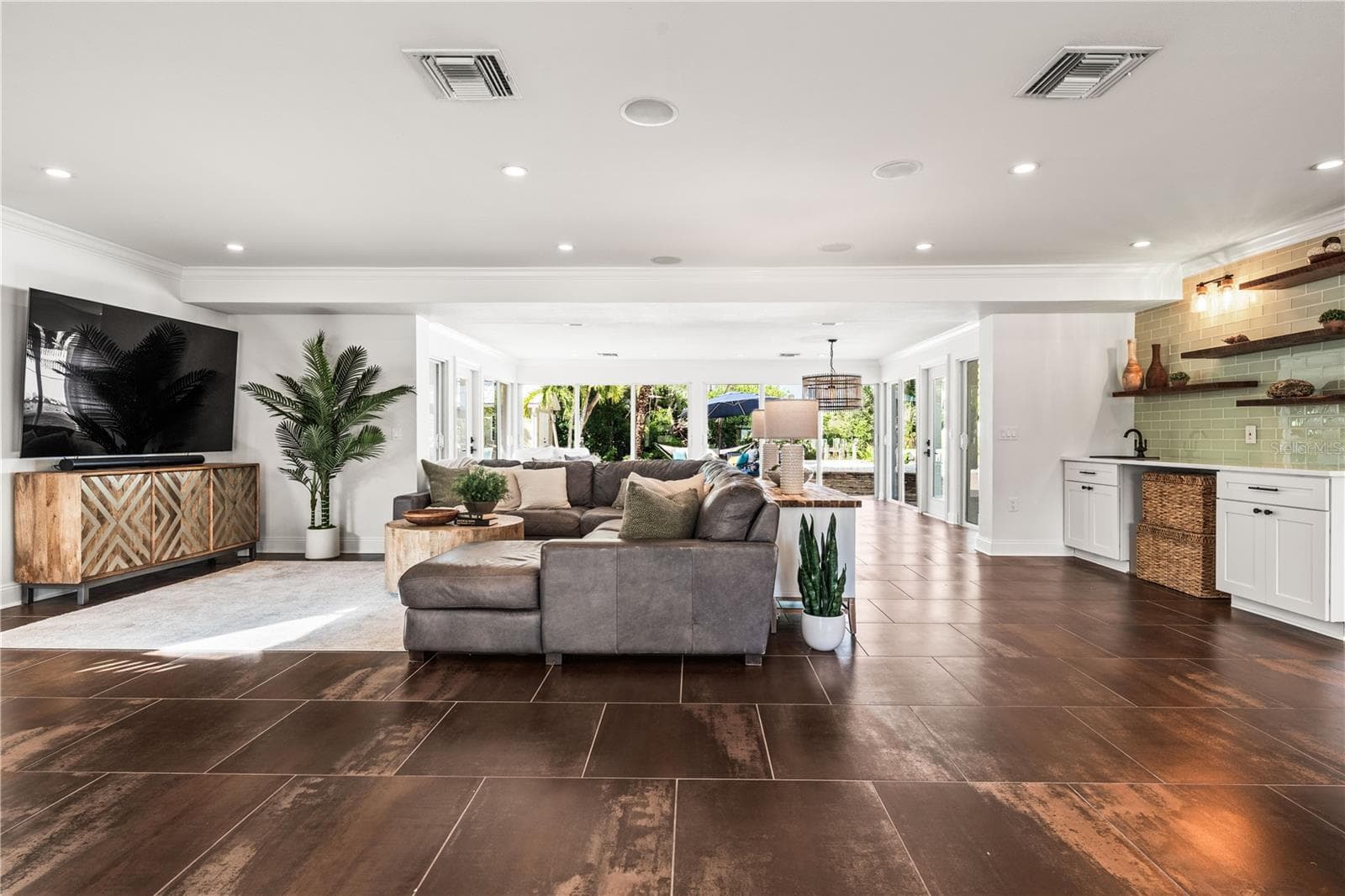 Single Family Residence at 550 N GULF BLVD, PLACIDA, photo 17 of 84