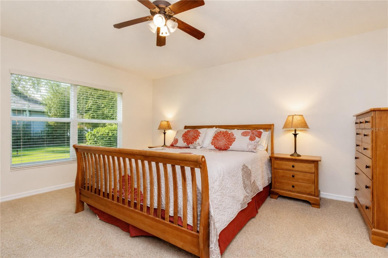 Spacious owner's retreat. - 6209 GANNETDALE DR, LITHIA