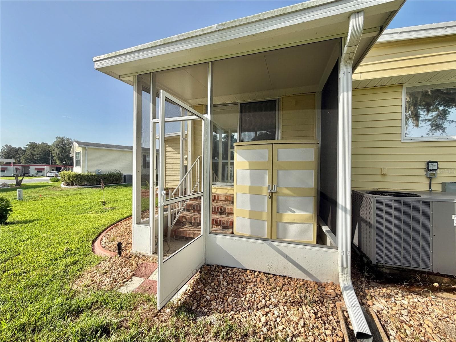 Mobile Home at 416 PALO VERDE DR, LEESBURG, photo 50 of 68