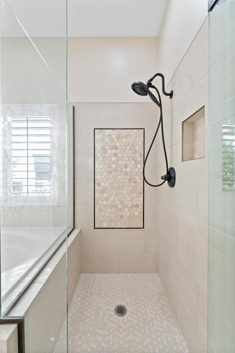 Master bathroom - 4287 TREMBLAY WAY, PALM HARBOR