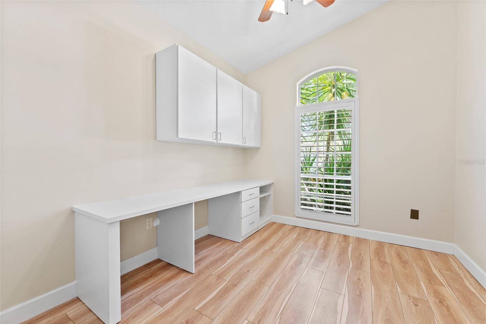 Guest  bedroom with built in deck area new install so great to0 work or kids - 4287 TREMBLAY WAY, PALM HARBOR