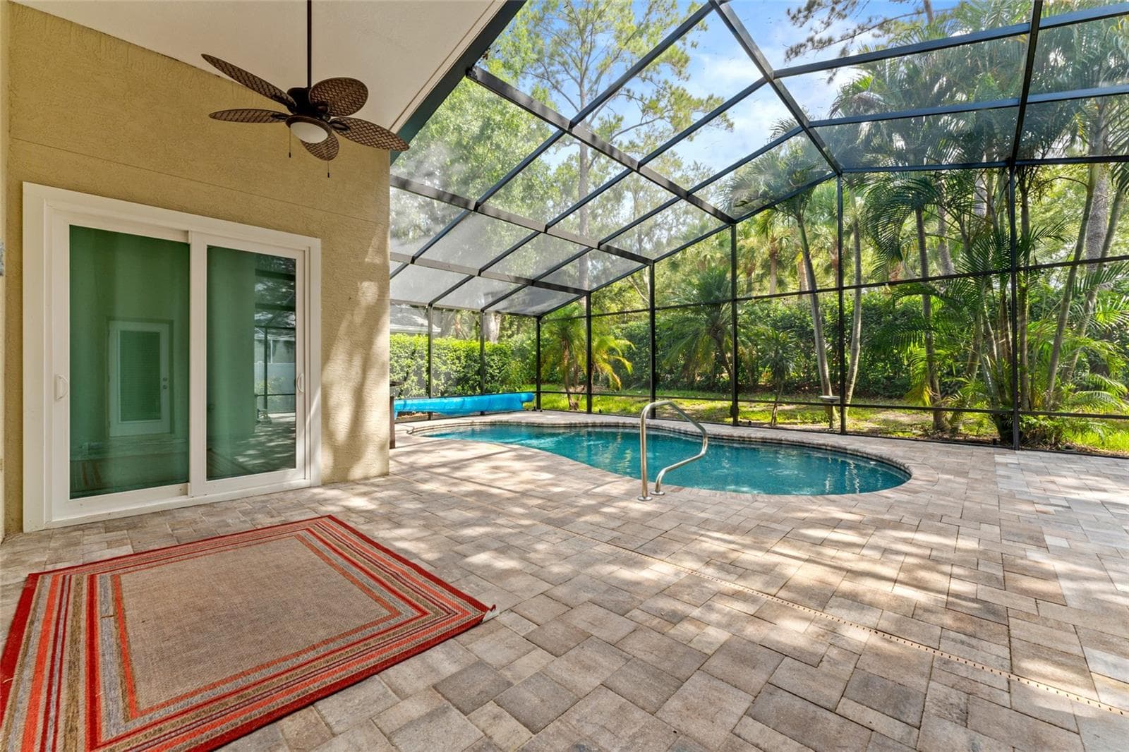added luxury new cage and pavers - 4287 TREMBLAY WAY, PALM HARBOR
