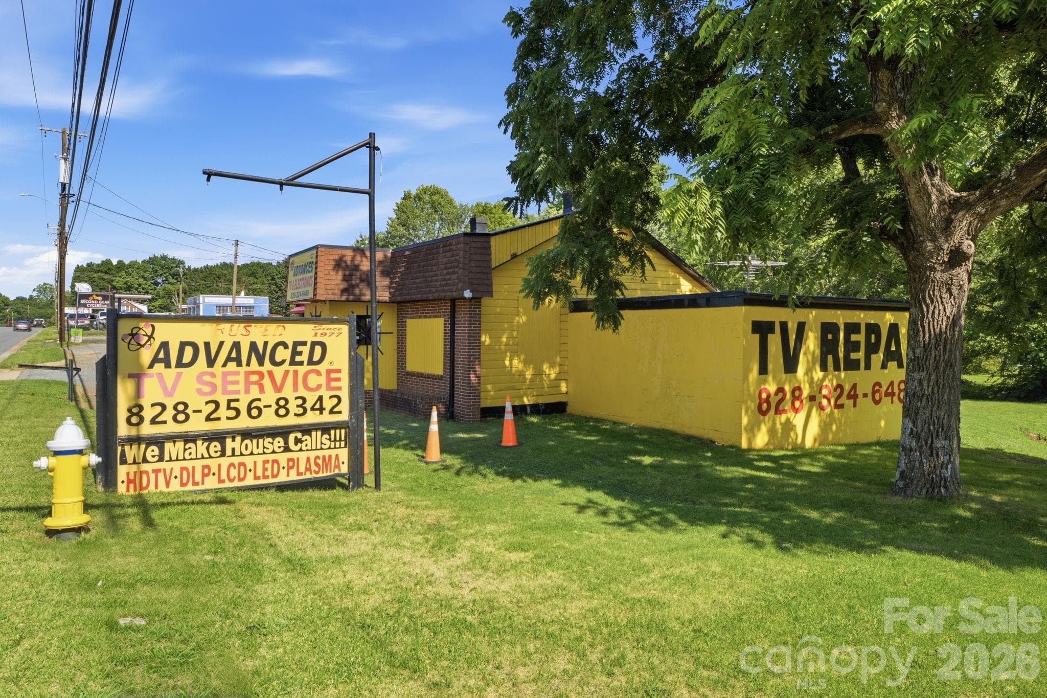 Free Standing Store at 2026 12th Avenue NE, Hickory, photo 5 of 28