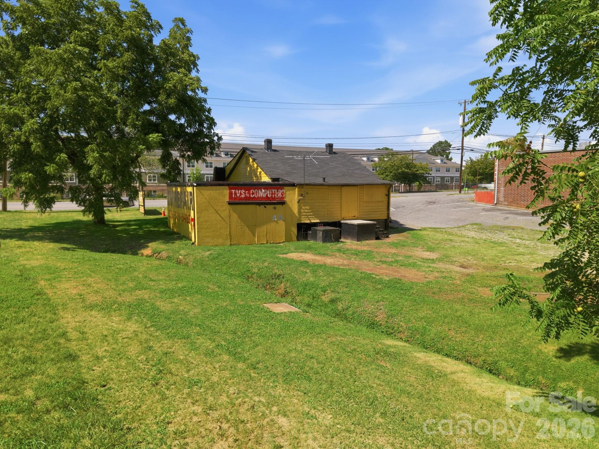 Free Standing Store at 2026 12th Avenue NE, Hickory, photo 22 of 28