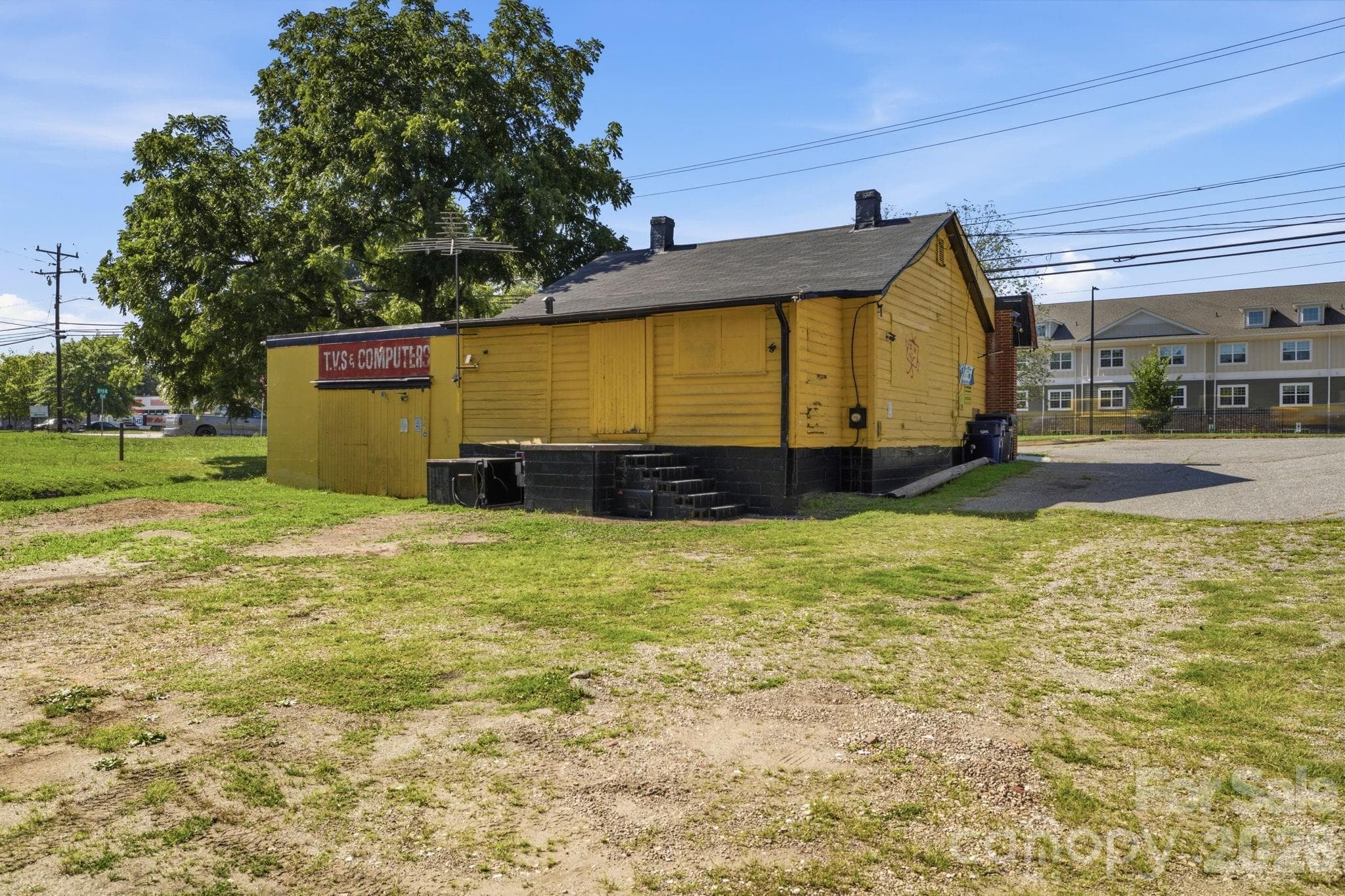 Free Standing Store at 2026 12th Avenue NE, Hickory, photo 23 of 28