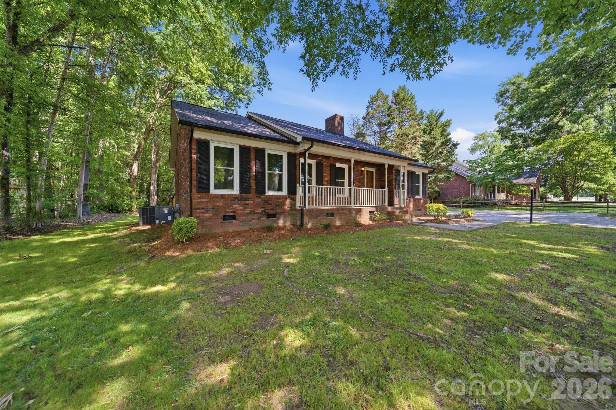 Single Family Residence at 617 Autumn Drive, Harrisburg, photo 4 of 46